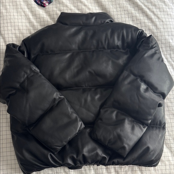 Velvet by Graham & Spencer Ally Faux Vegan Leather Puffer Jacket Sz M NWT $347 - Picture 5 of 8
